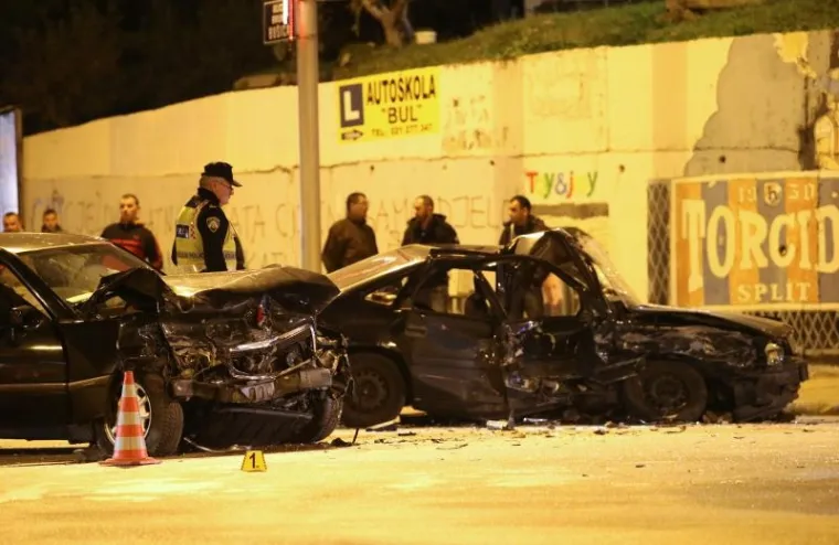 Teška prometna u Splitu: Vatrogasci izvlačili ozlijeđenog vozača iz automobila