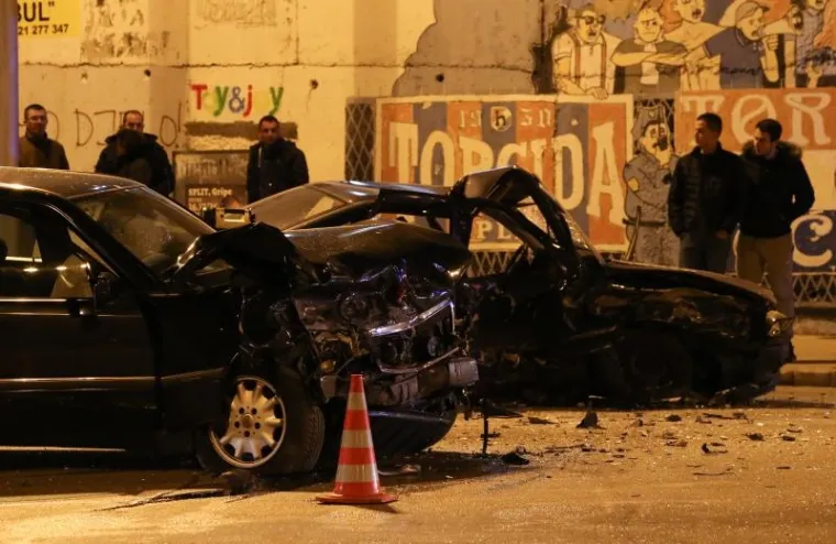 Teška prometna u Splitu: Vatrogasci izvlačili ozlijeđenog vozača iz automobila