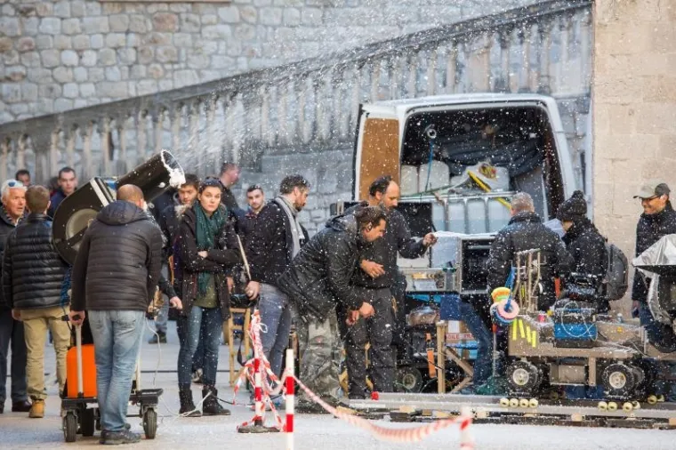 U Dubrovniku se trenutno nalaze Lena Headey koja glumi kraljicu Cersei, Nikolaj Coster- Waldau koji glumi njezinog brata Jamiea te Hafþór Júlíus Björnsson koji glumi The Mountaina.