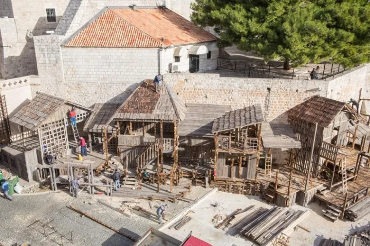 U Dubrovniku krenula gradnja scenografije filma 'Robin Hood: Origins', evo prvih naznaka kako će izgledati