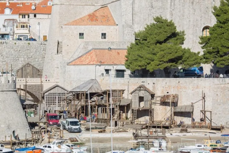 U Dubrovniku krenula gradnja scenografije filma 'Robin Hood: Origins', evo prvih naznaka kako će izgledati