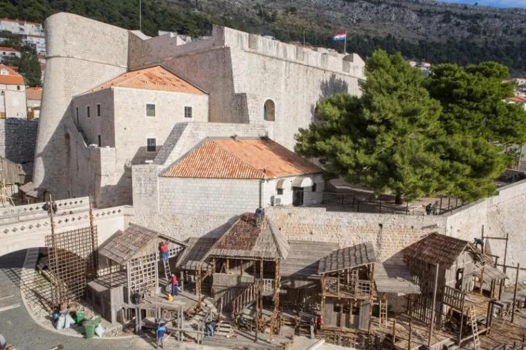 U Dubrovniku krenula gradnja scenografije filma 'Robin Hood: Origins', evo prvih naznaka kako će izgledati