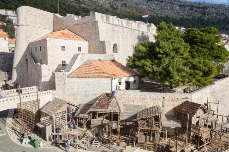 U Dubrovniku krenula gradnja scenografije filma 'Robin Hood: Origins', evo prvih naznaka kako će izgledati