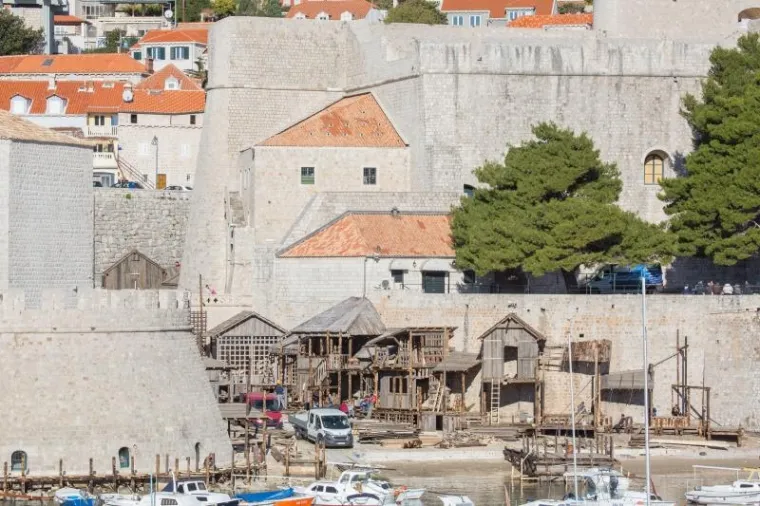 U Dubrovniku krenula gradnja scenografije filma 'Robin Hood: Origins', evo prvih naznaka kako će izgledati
