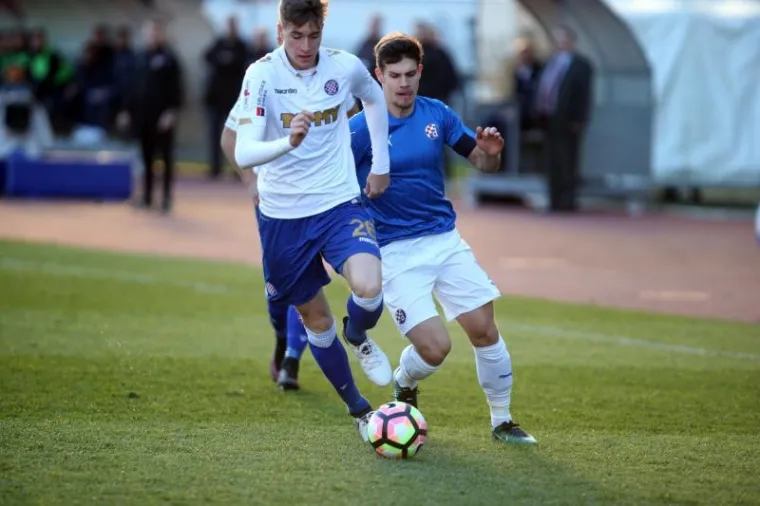 UŽARENA ATMOSFERA NA POLJUDU: Pogledajte atmosferu na hrvatskom derbiju
