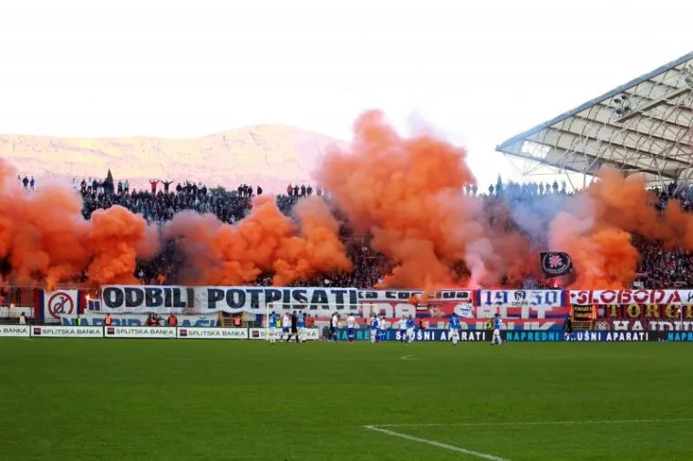 UŽARENA ATMOSFERA NA POLJUDU: Pogledajte atmosferu na hrvatskom derbiju