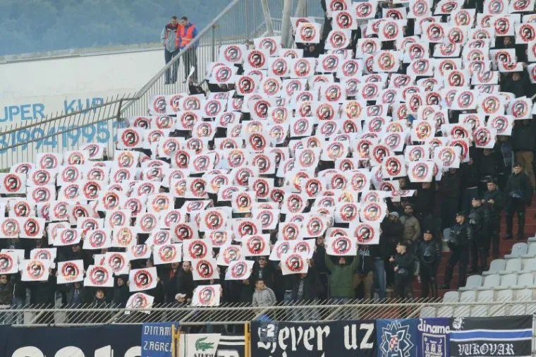 UŽARENA ATMOSFERA NA POLJUDU: Pogledajte atmosferu na hrvatskom derbiju