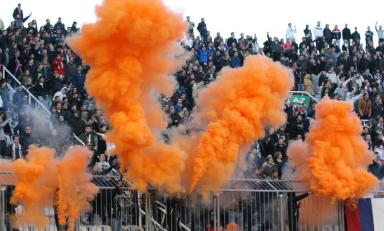 UŽARENA ATMOSFERA NA POLJUDU: Pogledajte atmosferu na hrvatskom derbiju
