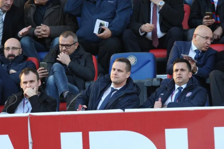 POZNATI NA DERBIJU: Izbornik Čačić u dru&scaron;tvu Pletikose i Mi&scaron;e u poljudskoj loži