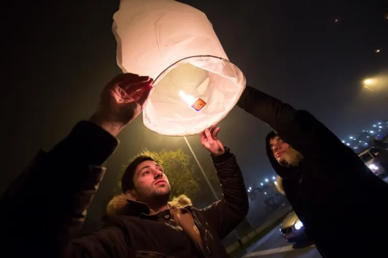Zagrepčani u nebo pustili stotine lampiona