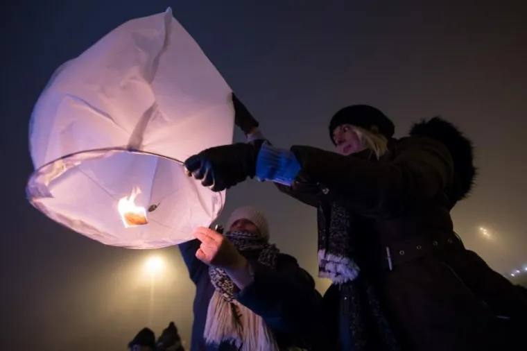 Zagrepčani u nebo pustili stotine lampiona