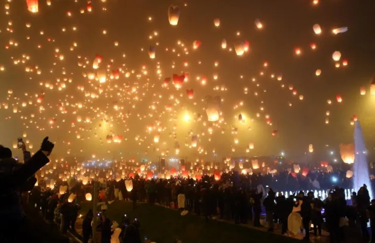 Zagrepčani u nebo pustili stotine lampiona
