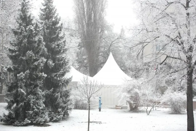 SNJEŽNO JUTRO U ZAGREBU: Zabijelio se centar Sesveta