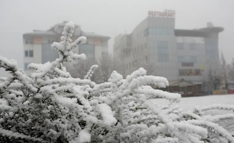 SNJEŽNO JUTRO U ZAGREBU: Zabijelio se centar Sesveta