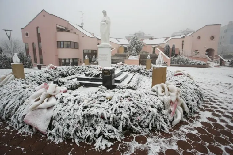 SNJEŽNO JUTRO U ZAGREBU: Zabijelio se centar Sesveta