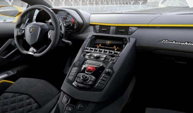 RAZJARENI BIK: Ovo je Lamborghini Aventador S Coupé