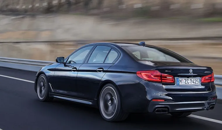 BMW PRO&Scaron;IRIO PONUDU: Stižu najbrža &lsquo;petica&rsquo; i ekonomični plug-in hibrid