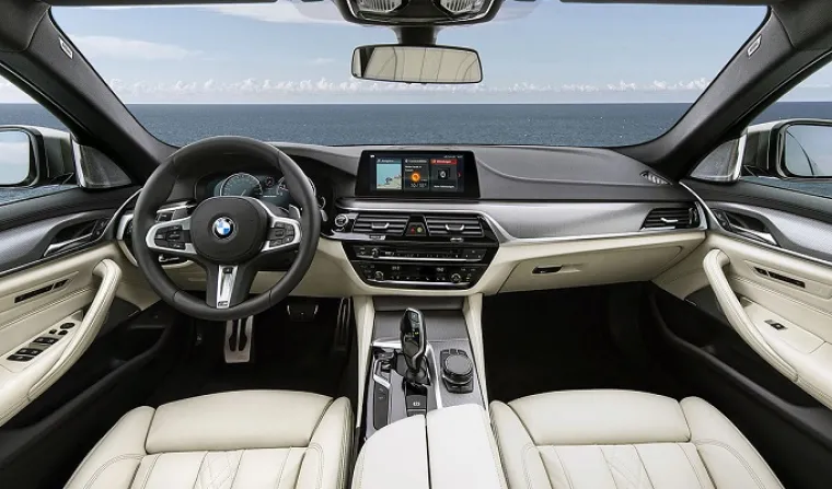 BMW PRO&Scaron;IRIO PONUDU: Stižu najbrža &lsquo;petica&rsquo; i ekonomični plug-in hibrid