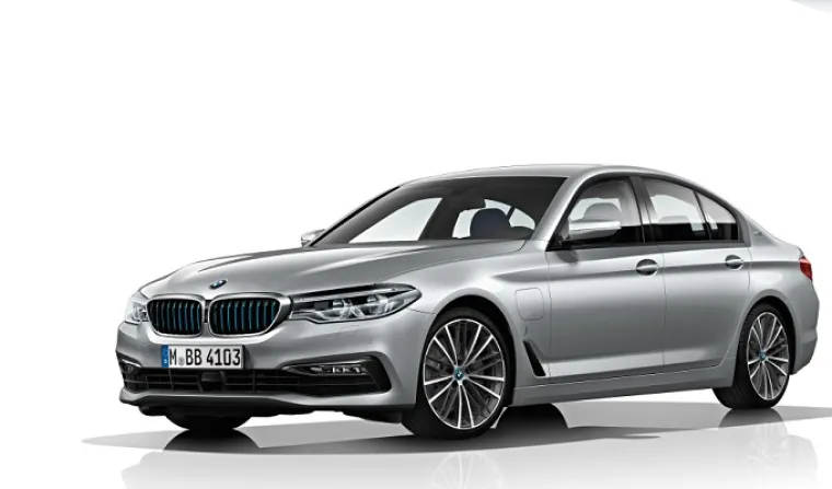 BMW PRO&Scaron;IRIO PONUDU: Stižu najbrža &lsquo;petica&rsquo; i ekonomični plug-in hibrid