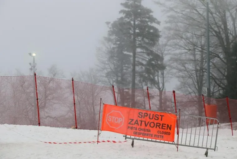 PRAVI ZIMSKI UGOĐAJ: Snježni topovi u punom su pogonu na vrhu Medvednice