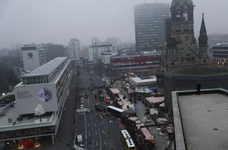 DAN NAKON ZVJERSKOG NAPADA U BERLINU: Pogledajte kako danas izgleda kamion smrti i sajam gdje se dogodio masakr