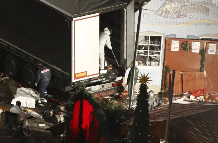 DAN NAKON ZVJERSKOG NAPADA U BERLINU: Pogledajte kako danas izgleda kamion smrti i sajam gdje se dogodio masakr