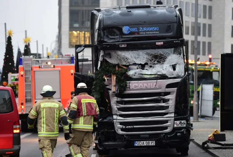 DAN NAKON ZVJERSKOG NAPADA U BERLINU: Pogledajte kako danas izgleda kamion smrti i sajam gdje se dogodio masakr