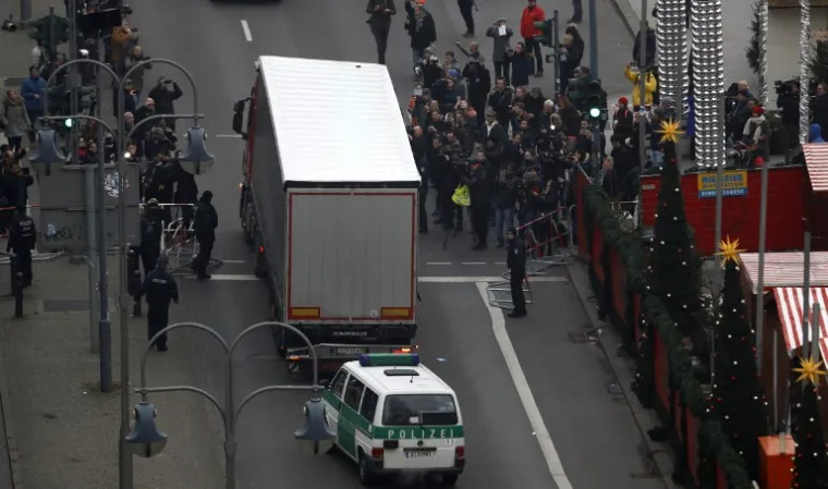 DAN NAKON ZVJERSKOG NAPADA U BERLINU: Pogledajte kako danas izgleda kamion smrti i sajam gdje se dogodio masakr