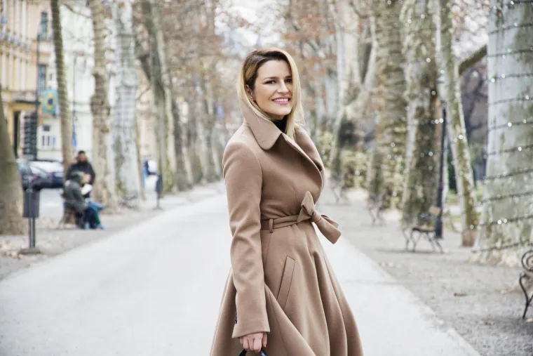 Modna priča Antonije Blaće i modnog dvojca ELFS: Zbog spoja modernog i elegantnog, ovo su najpopularniji kaputi zime