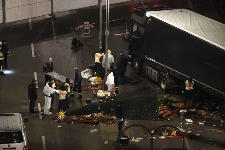 FOTOGALERIJA UŽASA U BERLINU: Potresni detalji zabilježeni objektivom kamere