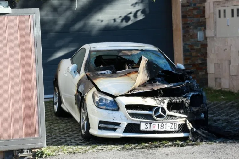 Solin: Ispred kuće vlasnika Intergradnje zapaljena dva luksuzna automobila