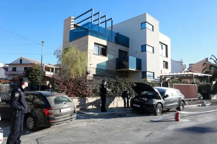 Solin: Ispred kuće vlasnika Intergradnje zapaljena dva luksuzna automobila
