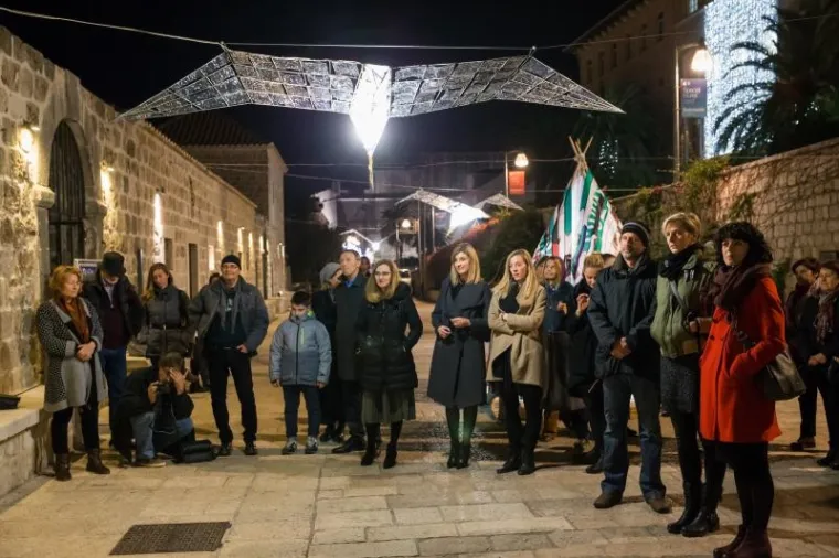 na poziv kreativne voditeljice Gaelle Gottwald, izradili su umjetničke instalacije koje su dubrovačkoj javnosti predstavljene u srijedu na platou Lazareta