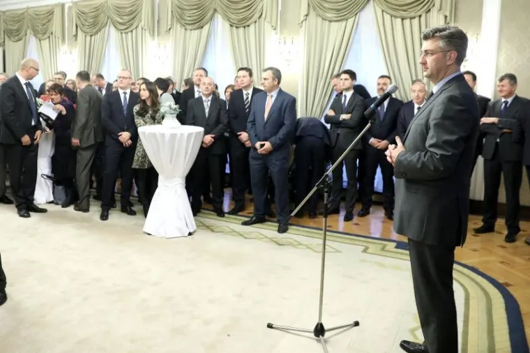 PLENKOVIĆEV BOŽIĆNI DOMJENAK: U Banskim dvorima održan prijam za predstavnike medija