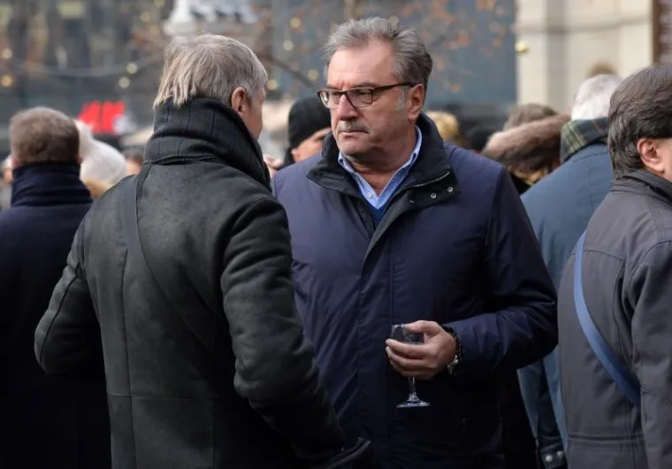 ZAGREBAČKA ŠPICA: Poznati Hrvati iskoristili Badnjak za uživanje u kuhanom vinu