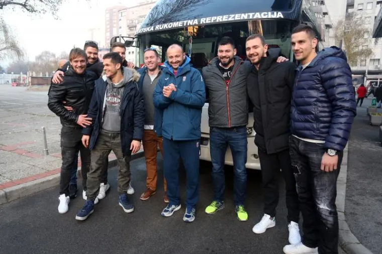 KAKO JE DOBRO VIDJETI TE OPET: Izbornik Babić okupio rukometaše za lov na zlato koje čekamo od 2003.