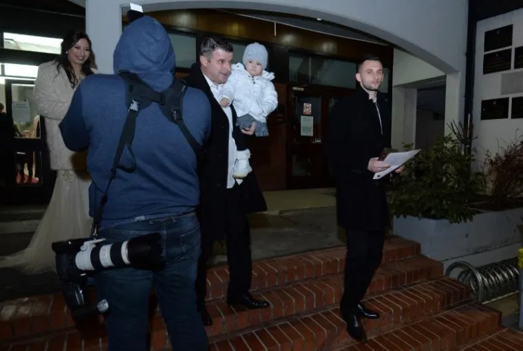 KAMERE IPAK UHVATILE TAJNO VJENČANJE MARCELA BROZOVIĆA: Nogometa&scaron; se oženio daleko od očiju javnosti