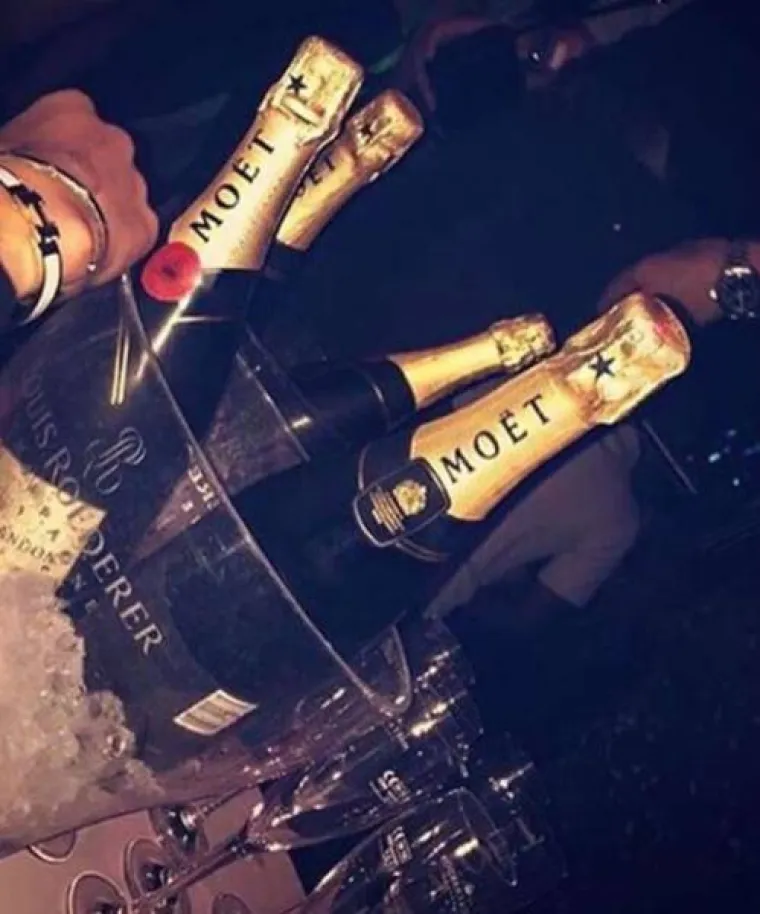 DOK ZEMLJA GORI, KLINCI BOGATA&Scaron;A SE HVALE: Boli njih ona stvar, žive u nekom svojem svijetu