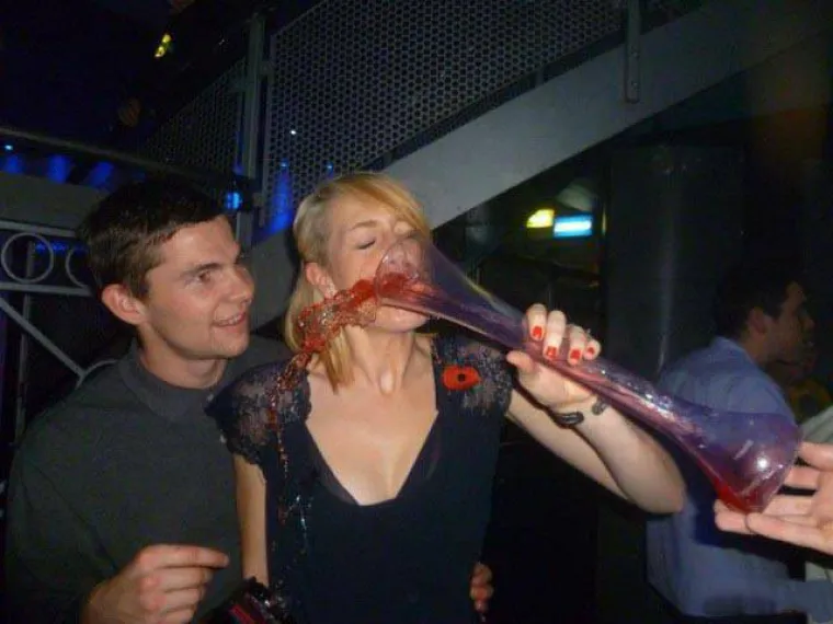 MALO POPILE I POTPUNO SE RAZUZDALE: Fotke koje sigurno neće objaviti na svojem Instagramu