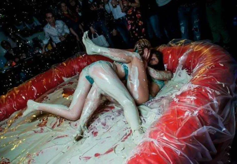 MALO POPILE I POTPUNO SE RAZUZDALE: Fotke koje sigurno neće objaviti na svojem Instagramu