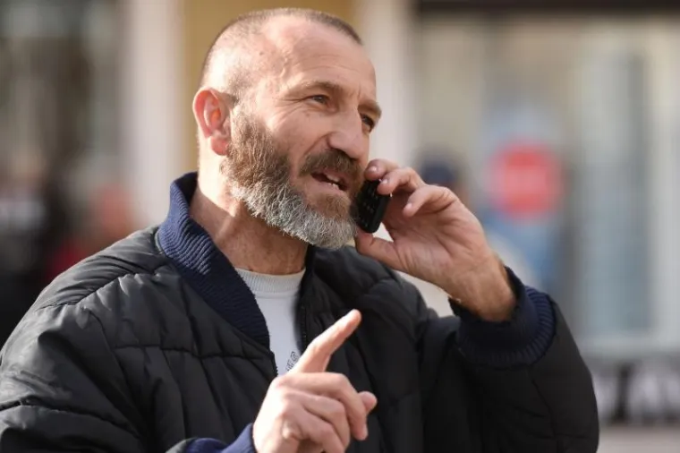 DRAMA U CENTRU ZADRA: Dovezao svoj automobil, donio kanistar benzina i prijetio da će se zapaliti