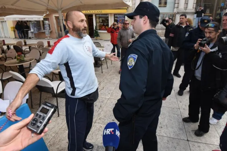 DRAMA U CENTRU ZADRA: Dovezao svoj automobil, donio kanistar benzina i prijetio da će se zapaliti