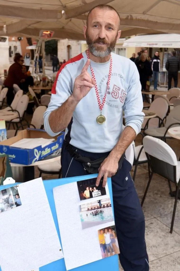 DRAMA U CENTRU ZADRA: Dovezao svoj automobil, donio kanistar benzina i prijetio da će se zapaliti