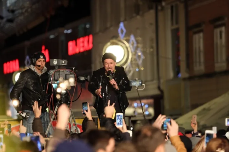 Riječanima je u Silvestrovskoj noći pjevao Gibonni
