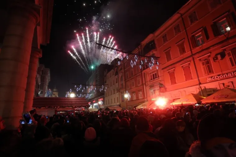 Impresivni novogodi&scaron;nji vatromet u Rijeci