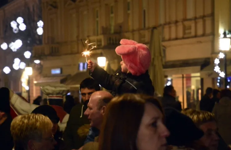 I najmlađi Brođani dočekali su novu 2017. godinu