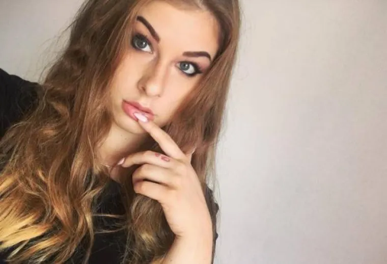 BLESAVI FOTO TRENDOVI KOJI SU OBILJEŽILI 2016. Od ostavljanja sisa posvuda pa do klečanja nasred ceste