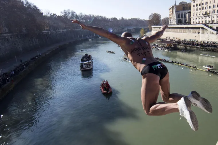 Nakon ludog dočeka, ludo novogodi&scaron;nje kupanje! &Scaron;to hladnije, to bolje!