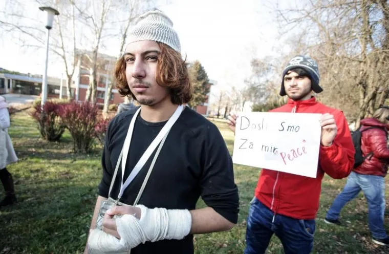 Prosvjed azilanata ispred zagrebačkog hotela Porin