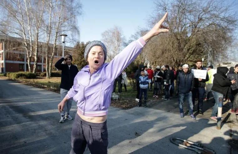 Prosvjed azilanata ispred zagrebačkog hotela Porin